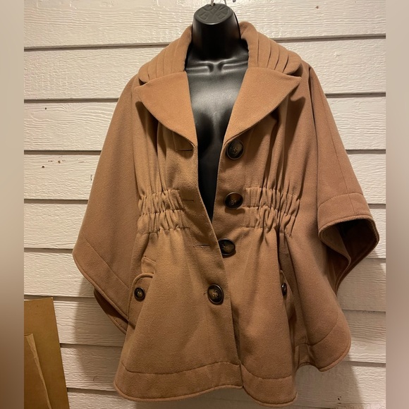 Jolt Sz S/XS Collared Cape Coat Tan Button Front and Button Sides - Picture 3 of 5